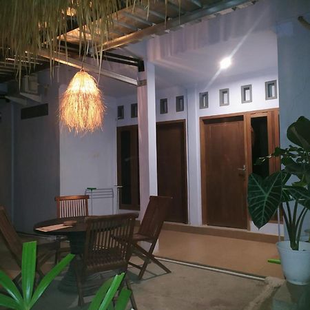 Merendeng Hostel Kuta Kuta  Zewnętrze zdjęcie