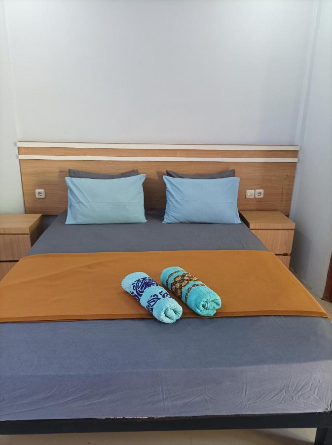 Merendeng Hostel Kuta Kuta  Zewnętrze zdjęcie