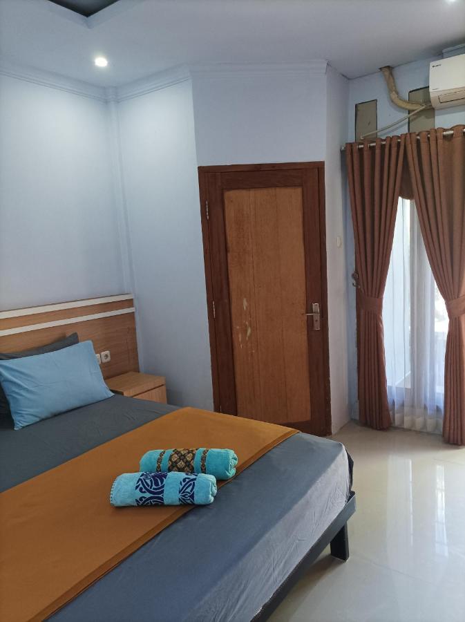 Merendeng Hostel Kuta Kuta  Zewnętrze zdjęcie