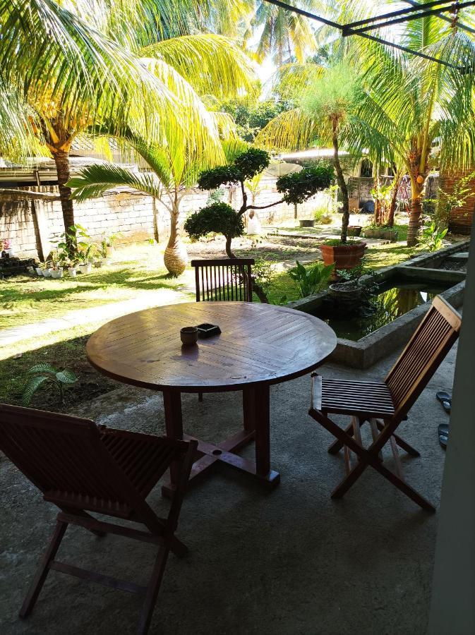 Merendeng Hostel Kuta Kuta  Zewnętrze zdjęcie