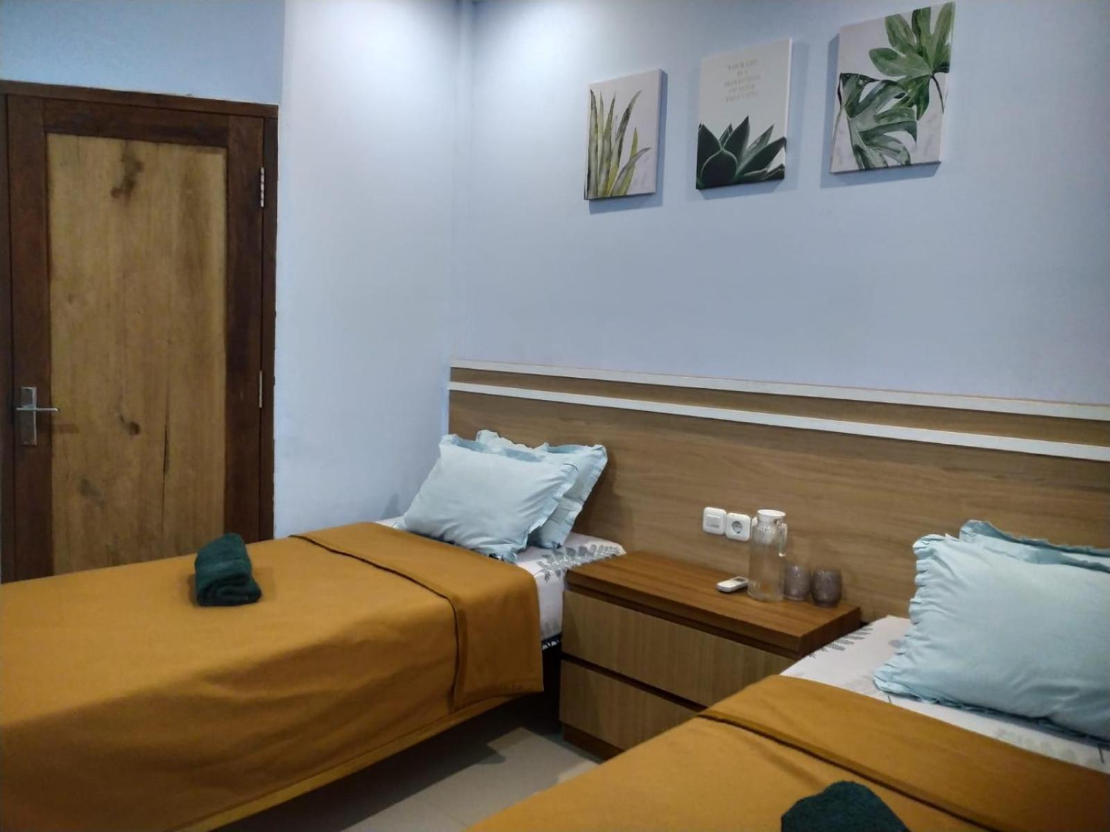 Merendeng Hostel Kuta Kuta  Zewnętrze zdjęcie