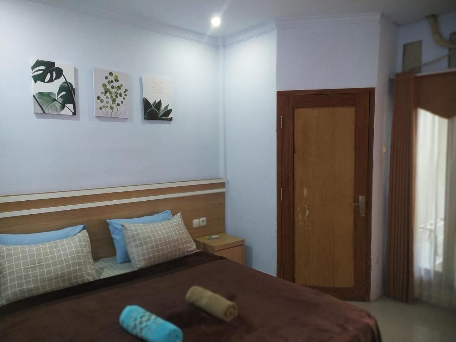 Merendeng Hostel Kuta Kuta  Zewnętrze zdjęcie