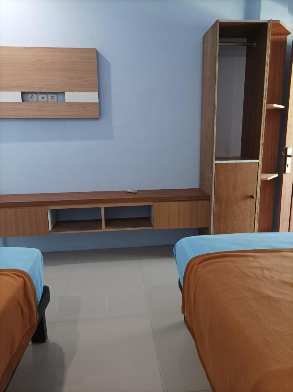 Merendeng Hostel Kuta Kuta  Zewnętrze zdjęcie