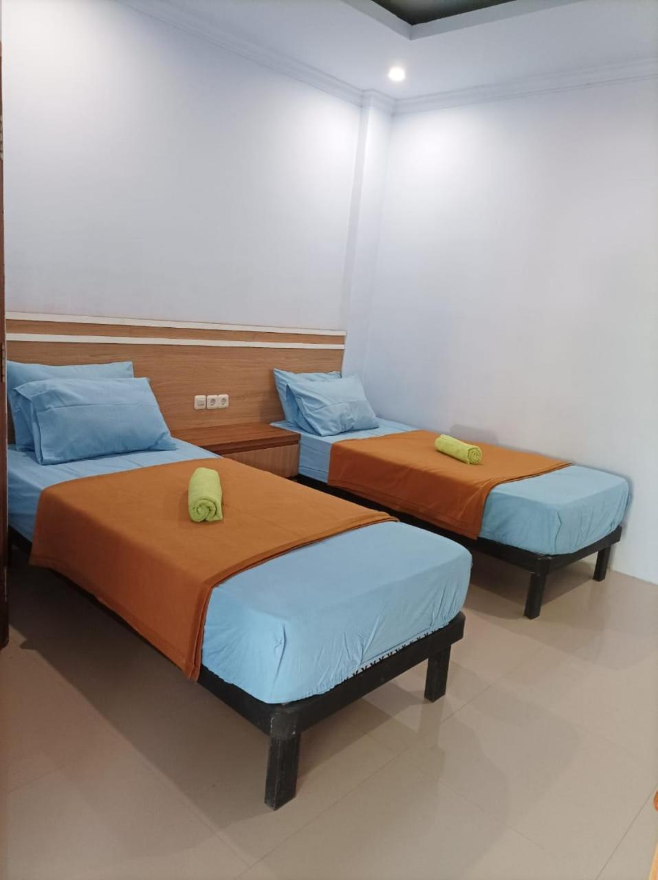 Merendeng Hostel Kuta Kuta  Zewnętrze zdjęcie