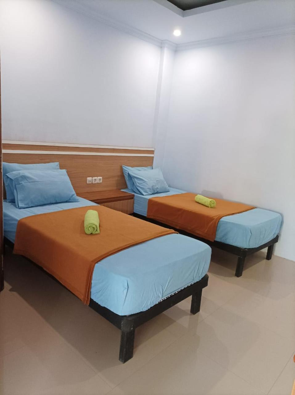 Merendeng Hostel Kuta Kuta  Zewnętrze zdjęcie